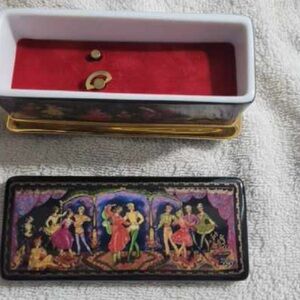 Decorative Black and Gold Trinket Box/Music Box